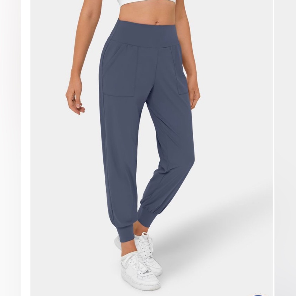 NWT Halara high waisted joggers (M 8/10)